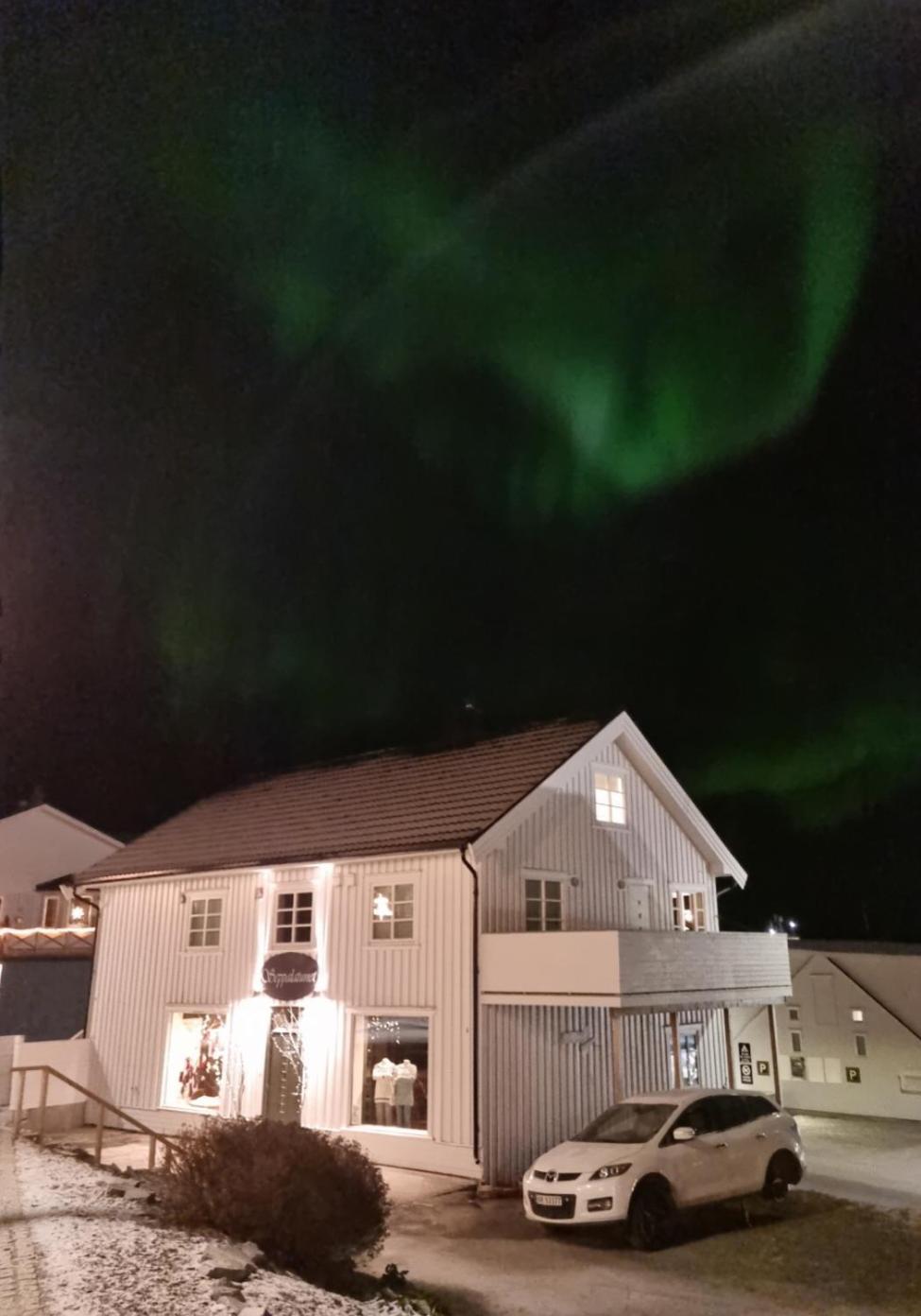 Loftsleilighet Midt I Sentrum Skjervoy Exteriör bild